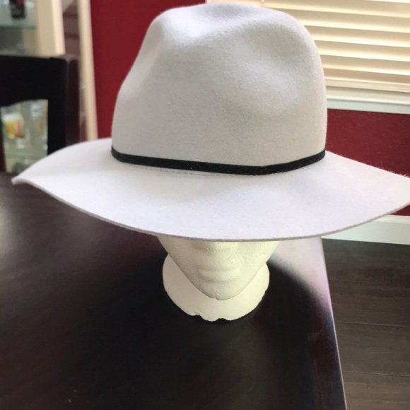 Accessories - Grey wide brim hat